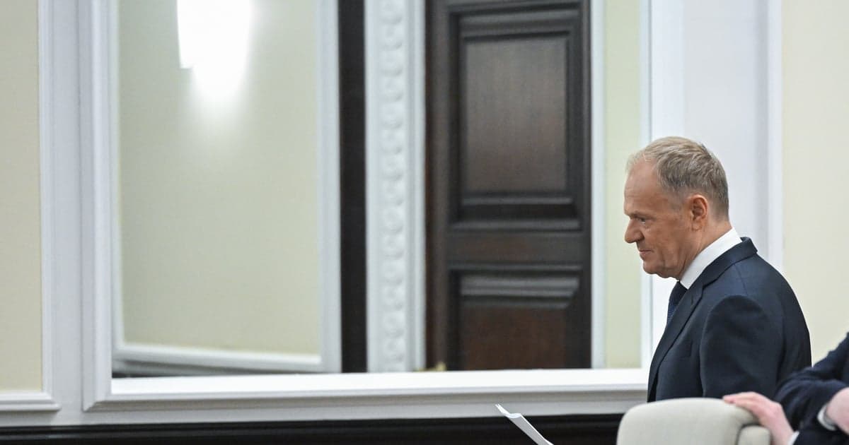Wyniki nowego sondażu CBOS. Polacy surowo ocenili rząd i premiera