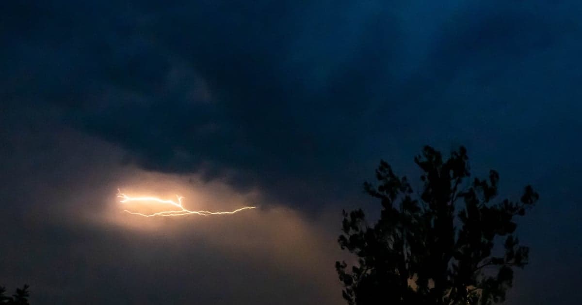Gwałtowne burze i afrykański upał nad Polską. IMGW wydał najwyższe alerty