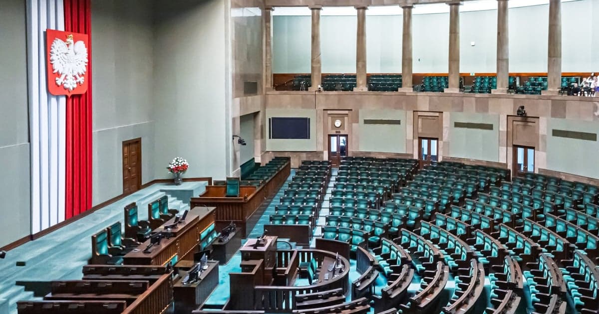 PiS i Konfederacja zyskują, KO traci. Ekspert: Polityczna rzeczywistość może się jeszcze zmienić