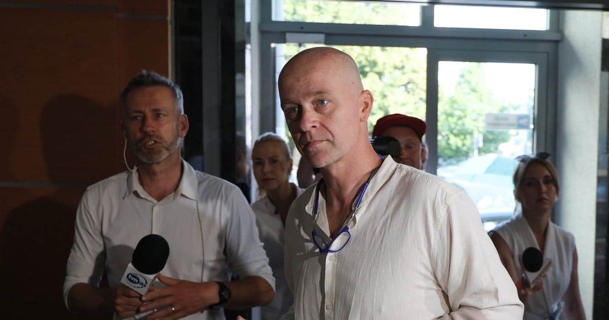 „Sądy wydają wyroki, nie premier”. Obrońca ostro o sprawie dra Jędrzejewskiego