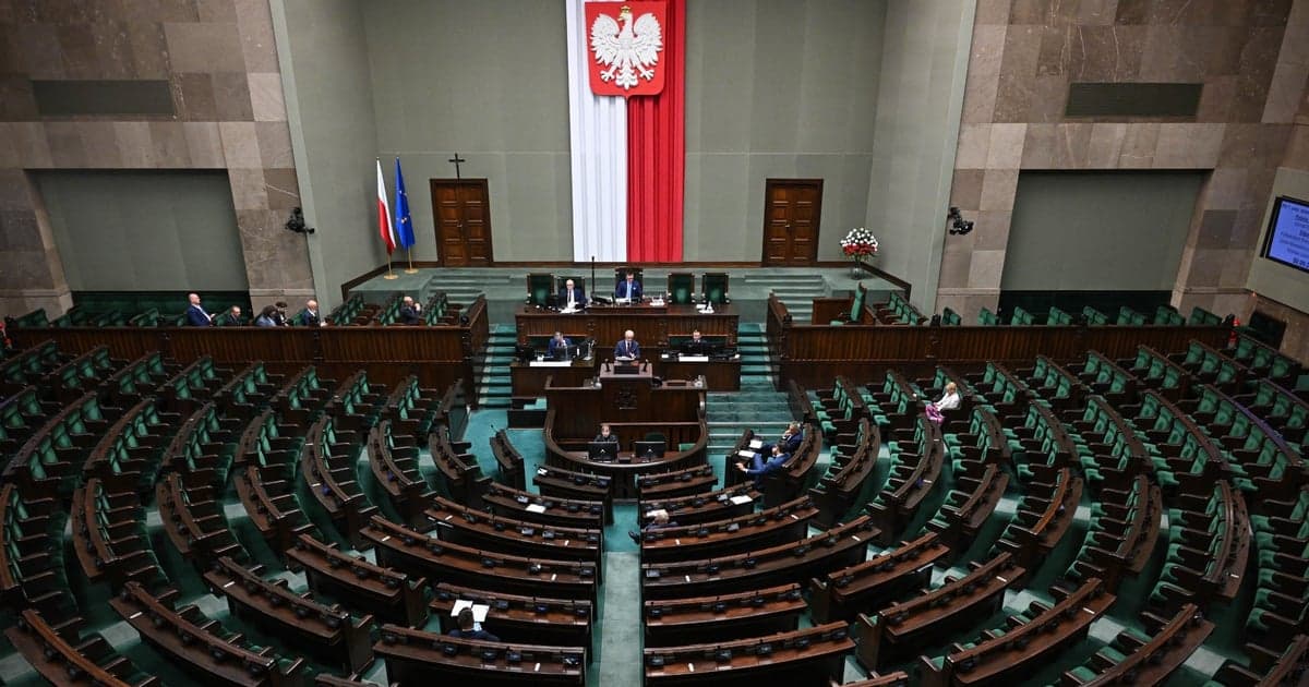 Wiceminister zapytana o zwolnienie sygnalisty. Wymijająca odpowiedź