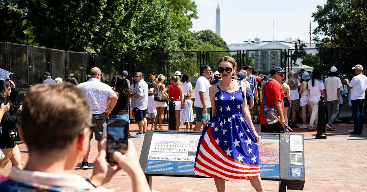 Trump w centrum obchodów 250-lecia USA. Paszporty, monety i wielkie plany