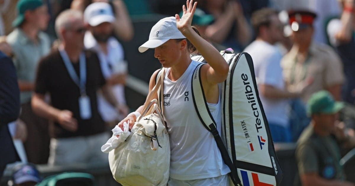 Koniec marzeń o obronie tytułu. Iga Świątek sensacyjnie przegrywa w 3. rundzie Wimbledonu