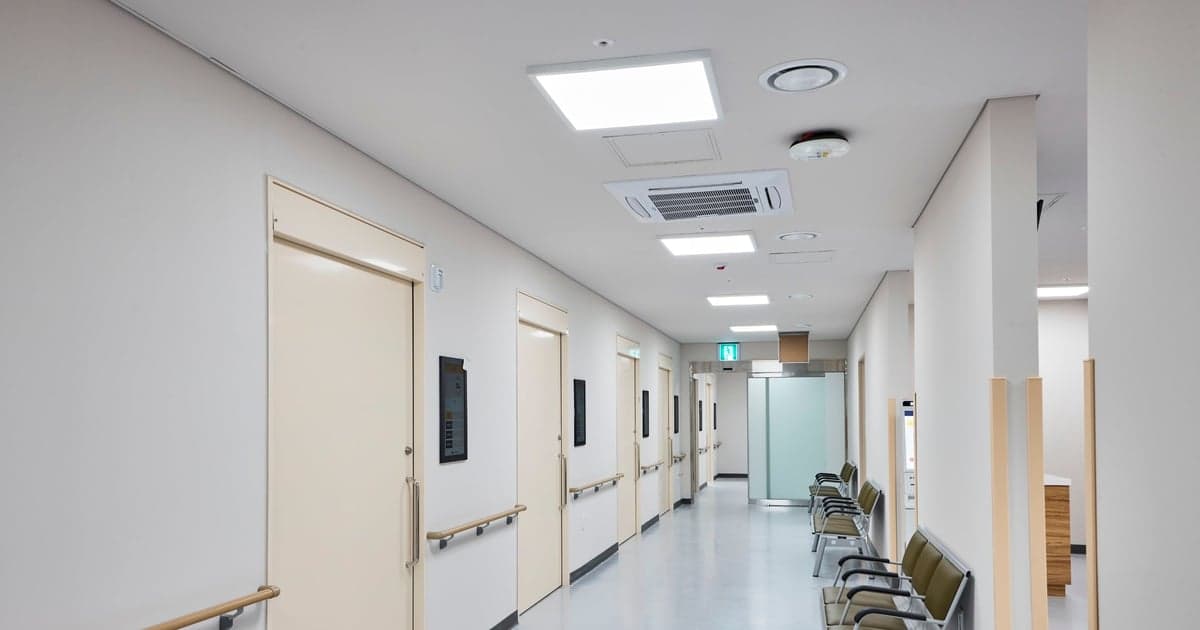 Radny PiS przeszedł operację na zawieszonym oddziale. Szpital wydał oświadczenie