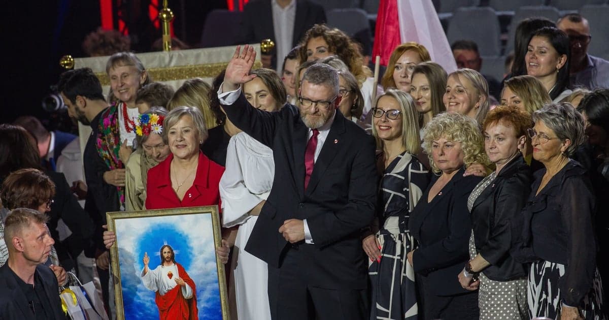 Pięć wezwań to za mało. Prokurator Generalny domaga się zatrzymania Grzegorza Brauna