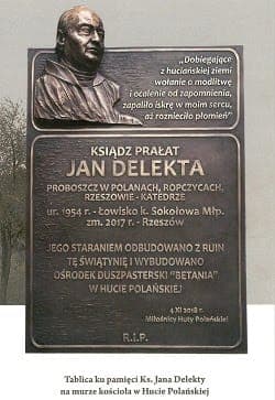04.11.2018 r – Odsłonięcie i Poświęcenie Pamiątkowej Tablicy poświęconej pamięci Ks. Prałata Jana Delekty w Hucie Polańskiej