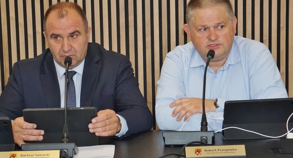 0,5 miliona złotych pożyczki dla szpitala uchwalone. Radni opozycji Bartosz Nowacki i Robert Przepiórka mają wątpliwości, czy to wystarczy