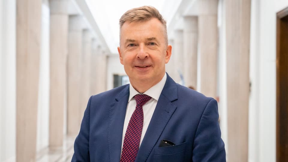 09:14 Dariusz Wieczorek: proste dosypywanie pieniędzy niczego nie zmienia