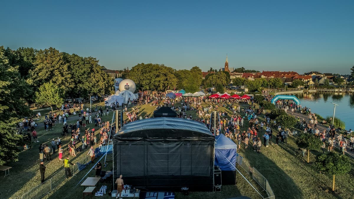 10. Festiwal Dwóch Jezior w Wałczu. Trzy dni koncertów, sportowych emocji i blisko 100 atrakcji