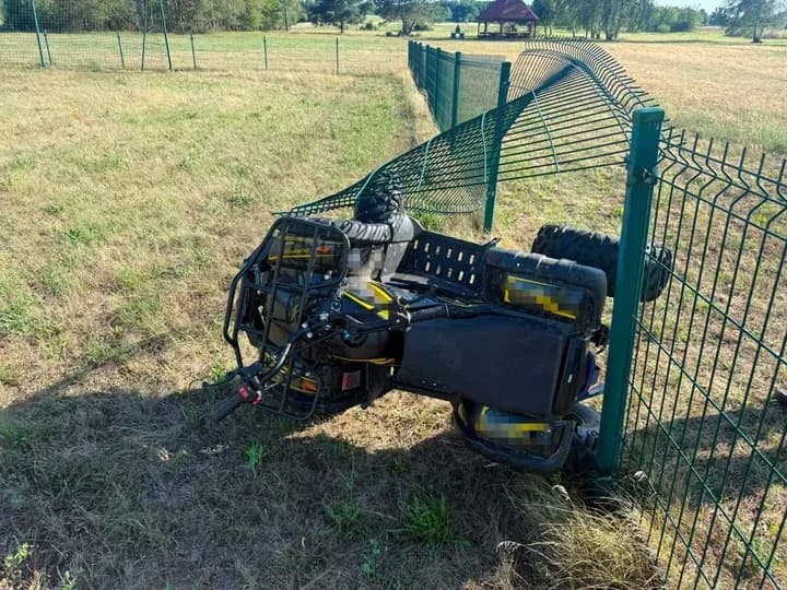 11-latek na quadzie uderzył w ogrodzenie - policja ostrzega rodziców
