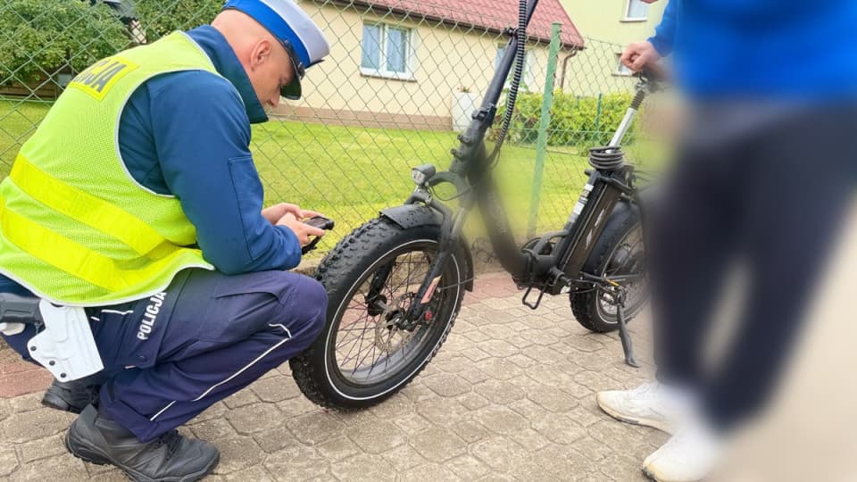 12:36 Pomorscy policjanci podsumowali działania „E-mobilność”