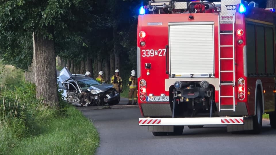 14:04 Wypadek w gminie Biesiekierz. Kierowca mitsubishi trafił do szpitala