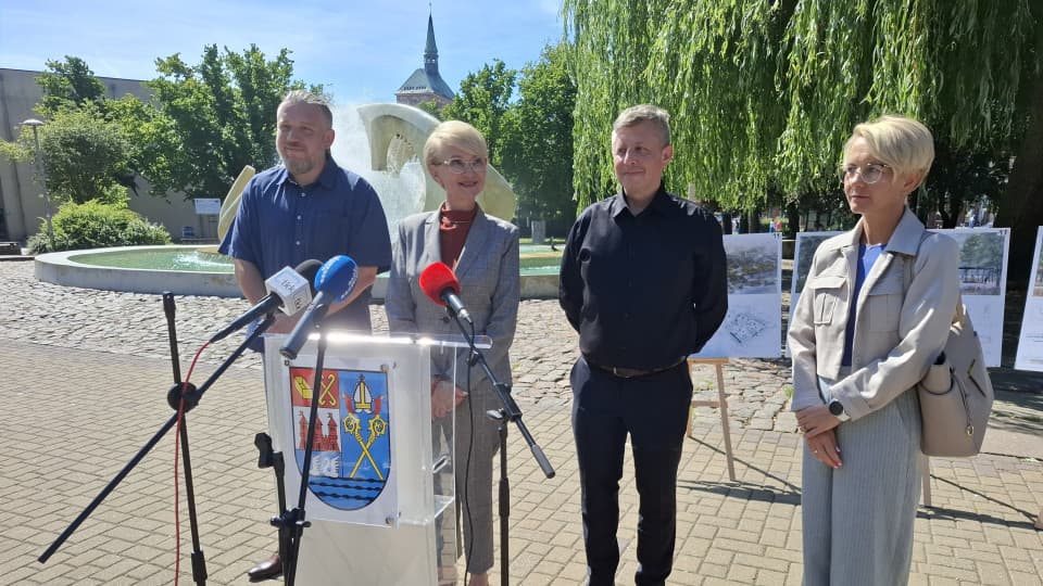 14:05 Rusza przebudowa Skweru Pionierów. Miasto podpisało umowę na realizację projektu „Zielone Tarasy Kultury”