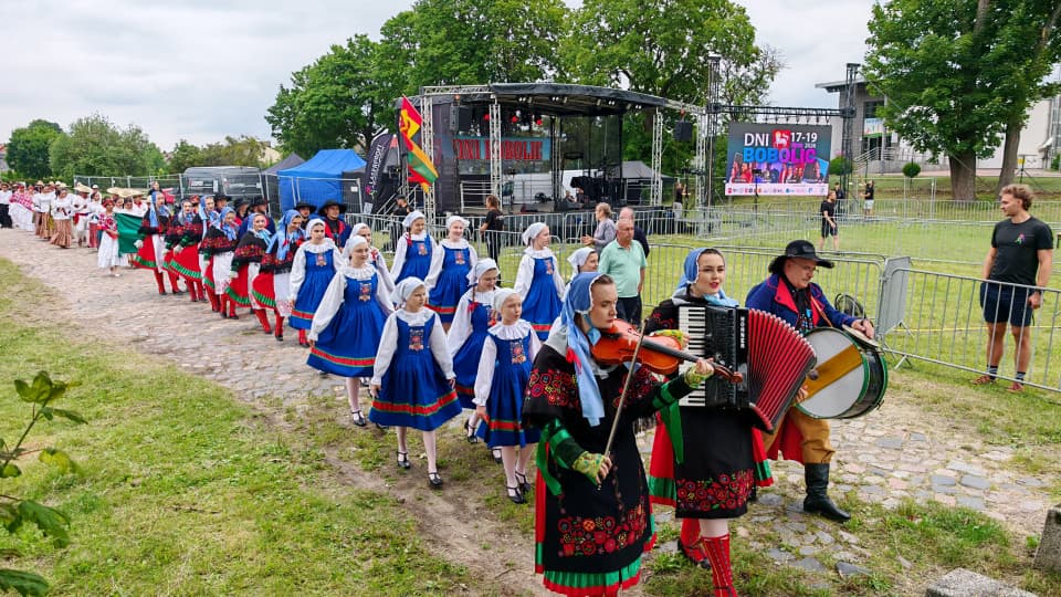 17:49 Bobolice świętują. Atrakcje dla całych rodzin i międzynarodowy festiwal folkloru