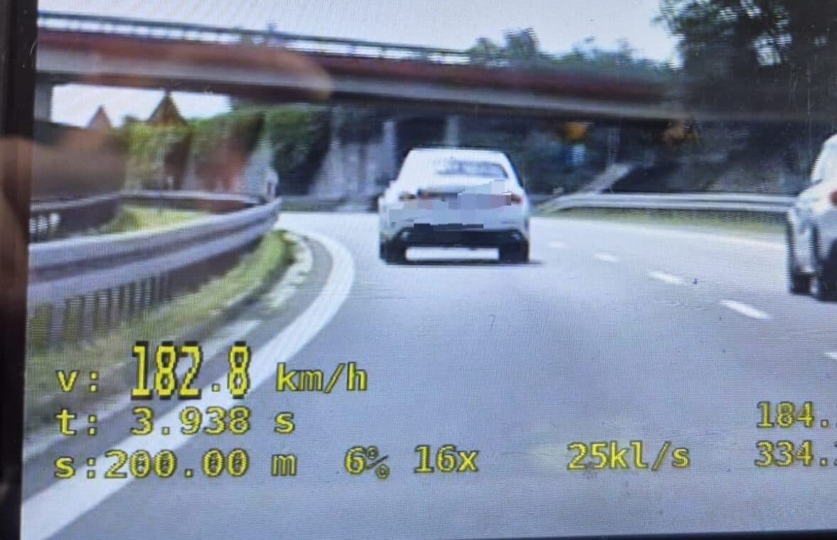 182 km/h na trasie S7. Brawura kosztowała kierowcę 2000 zł i 14 punktów karnych