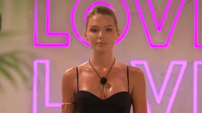 20 Brytyjskie show Polka robi furorę w brytyjskim "Love Island". Fani zaniepokojeni