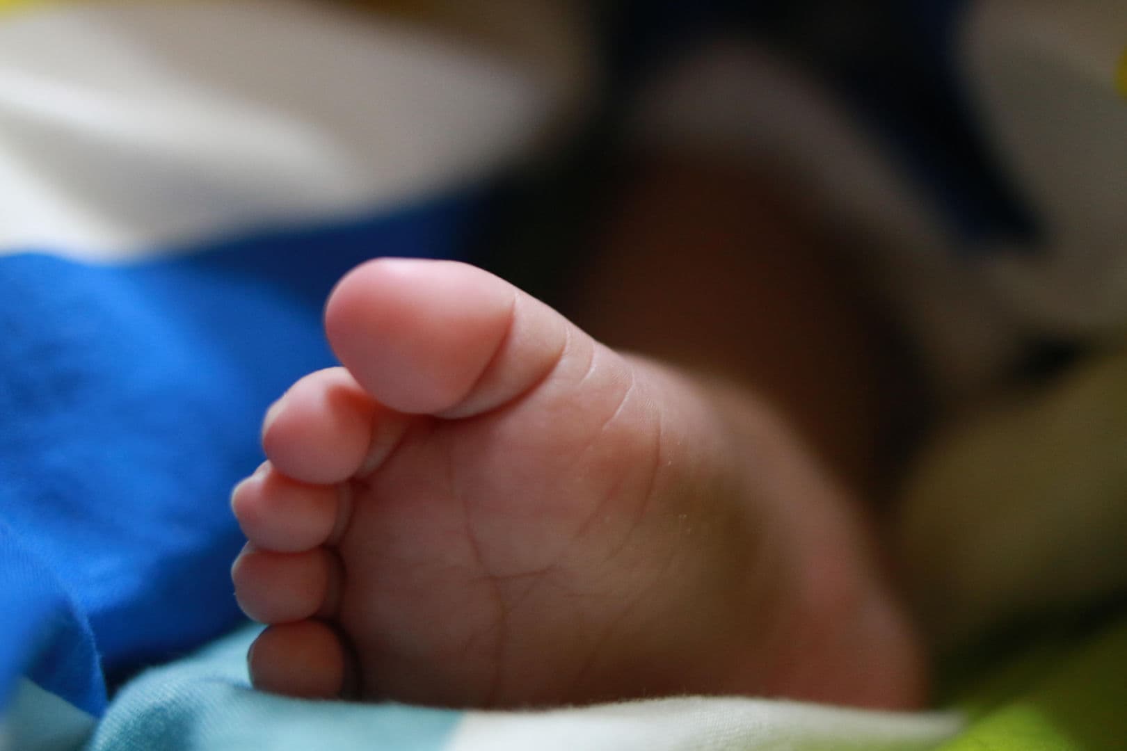 23-latek z zarzutem znęcania się nad niemowlęciem. Sprawa wyszła na jaw w szpitalu
