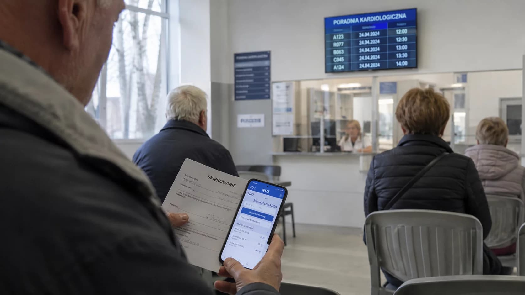 30 pacjentów w kolejce w jednej przychodni, prawie nikt kilka ulic dalej. NFZ mówi, że to się zmieni