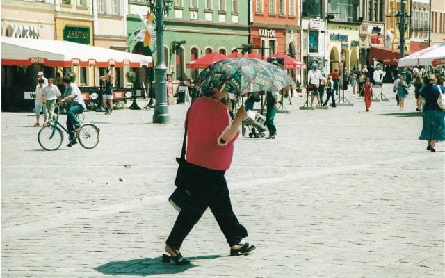 50 wyjątkowych zdjęć Wrocławia z lat 90. Czysta, reporterska robota. Spójrzcie tylko jak wtedy wyglądało nasze miasto
