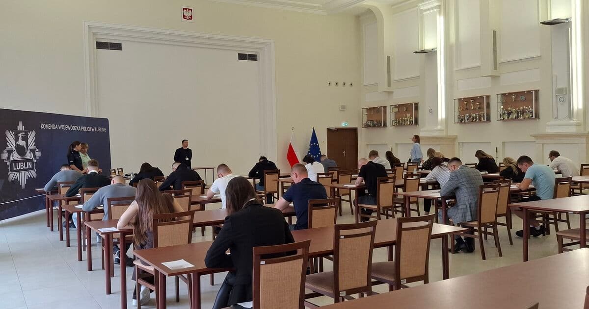 58 kandydatów walczy o miejsce w lubelskiej Policji. Za nimi test wiedzy i sprawdzian sprawności