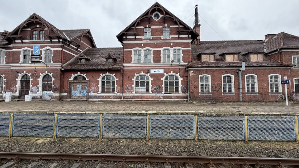 7 lipca 2026, 17:24 WAŁCZ Remont dworca kolejowego w Wałczu coraz bliżej. Podpisano umowę na projekt modernizacji