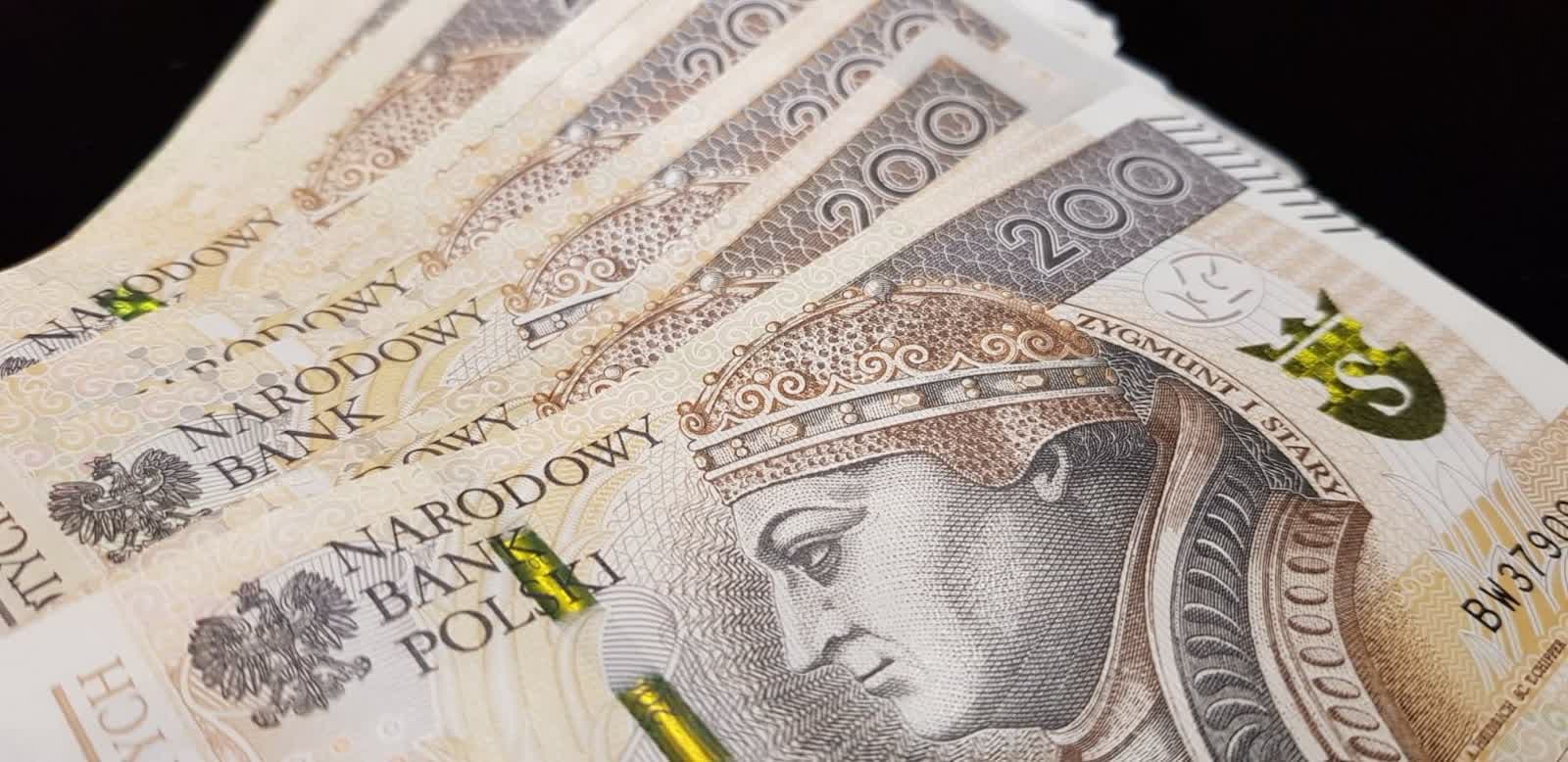 9 na 10 nowych emerytur i rent z ZUS – na rachunki bankowe