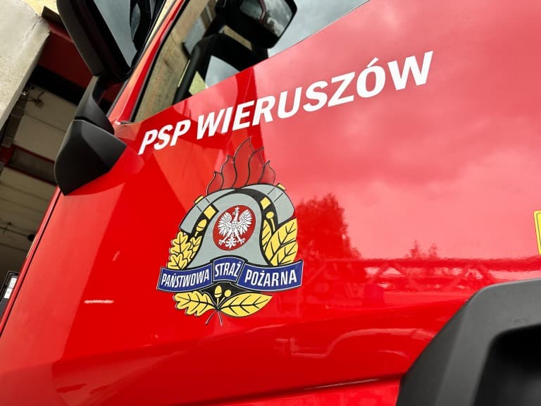 9 zastępów straży pożarnej w akcji. Pożar przy Bolesławieckiej w Wieruszowie