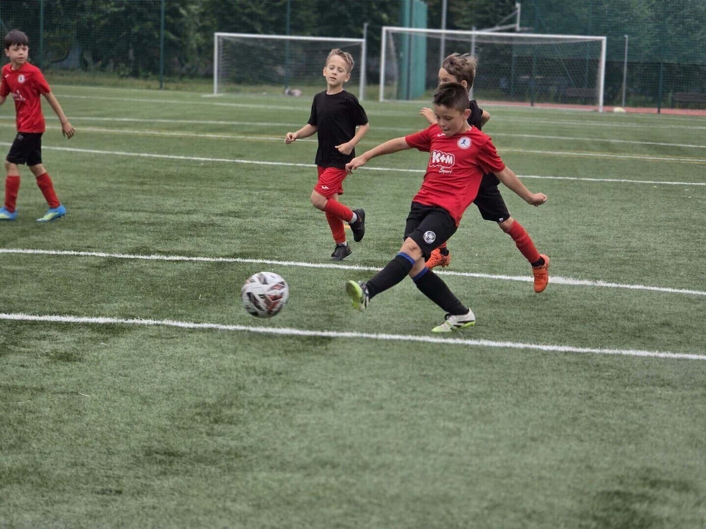 „Aktywny Orlik 2026” w Piotrkowie Trybunalskim. Siedem weekendów pełnych sportu i rodzinnej zabawy