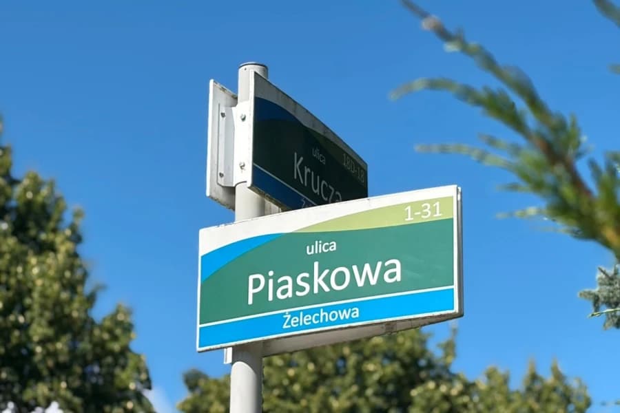 Asfaltowanie na ulicy Kruczej. Wymiana wodociągu dobiega końca
