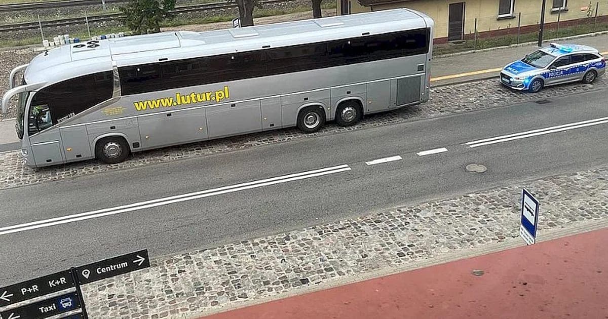Autokar na kolonie pod lupą policji w Pucku. Kontrolę trzeba zgłosić wcześniej