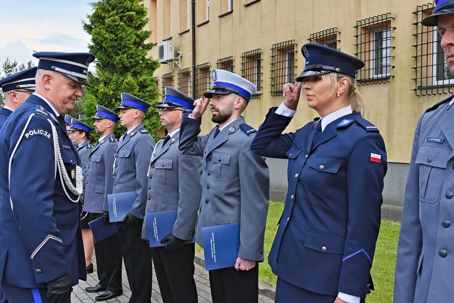 Awanse, medale, podziękowania. Uroczyste obchody święta policji