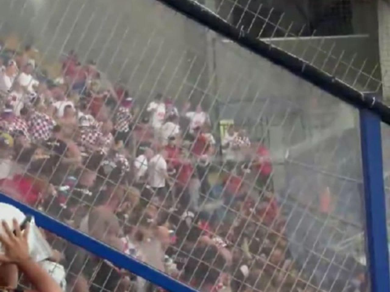 Awantura na trybunach w Turcji. Fani Górnika Zabrze starli się z policją