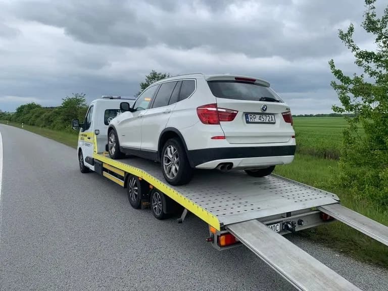 Awaria samochodu przy granicy? Pomoc drogowa w Olszynie i na autostradzie A18