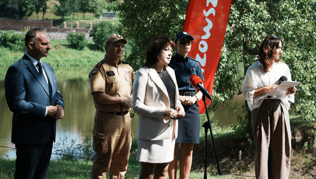 Bezpieczniej nad wodą – konferencja prasowa w Bużyskach w gminie Korczew