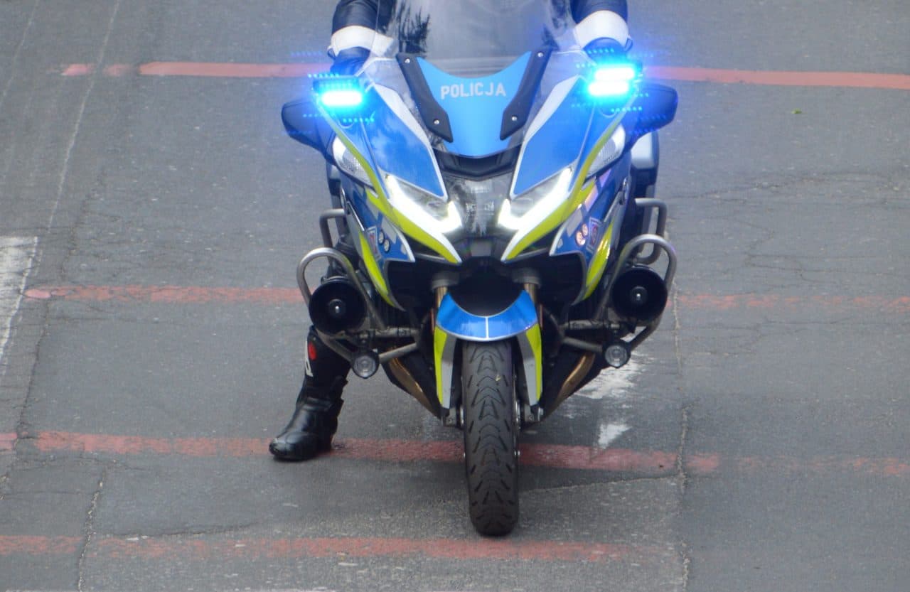 „Bezpieczny motor” na drogach powiatu tomaszowskiego. Policjanci kontrolują motocyklistów