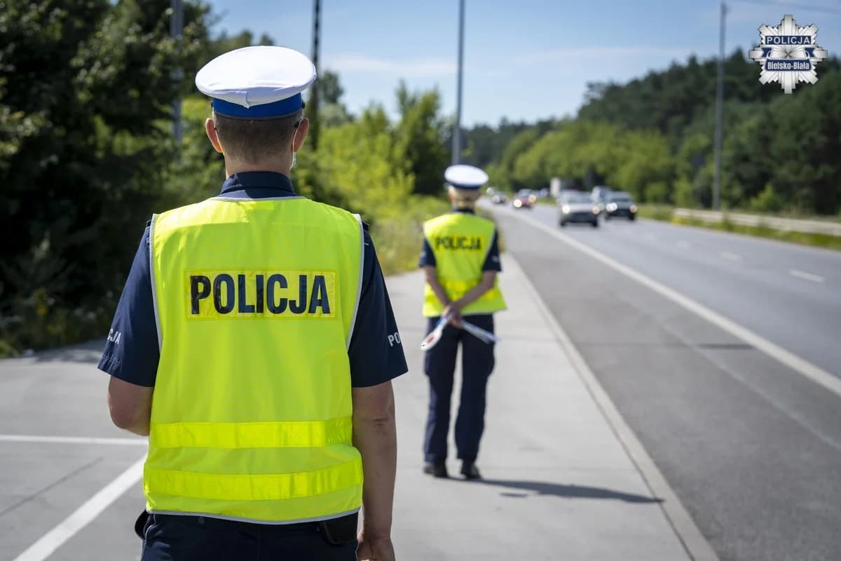 Bielsko-Biała: Policja apeluje o ostrożność na drogach w letni weekend
