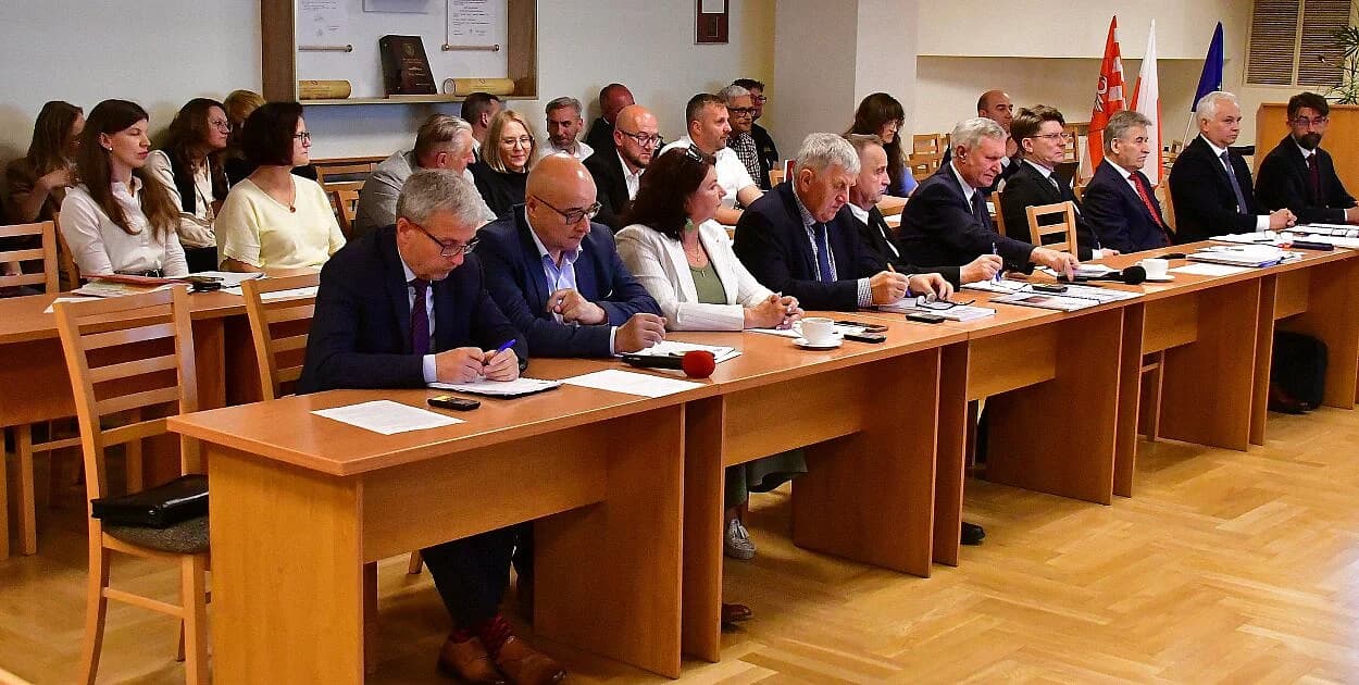 Biłgoraj: Wyższe diety radnych i nowa pensja burmistrza. Jest protest