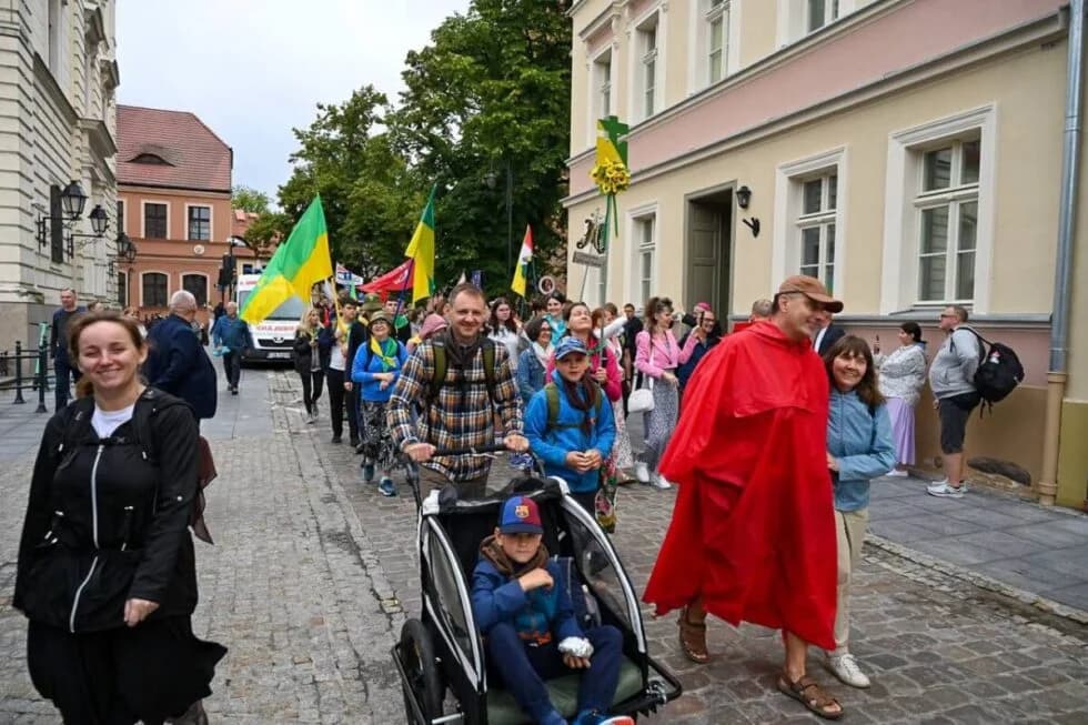 Blisko pół tysiąca pielgrzymów wyruszyło na Jasną Górę