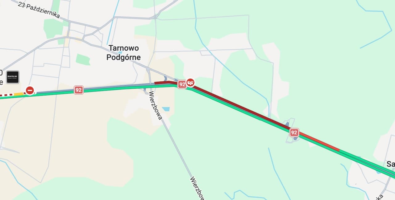 Blokada na DK92 w Tarnowie Podgórnym. Z lawety spadła koparka