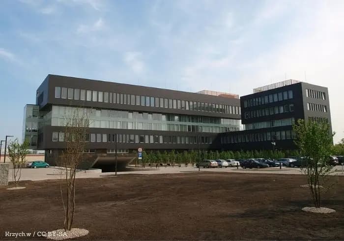 Budowa betonowej drogi utrudni odbiór śmieci w Kałdunach
