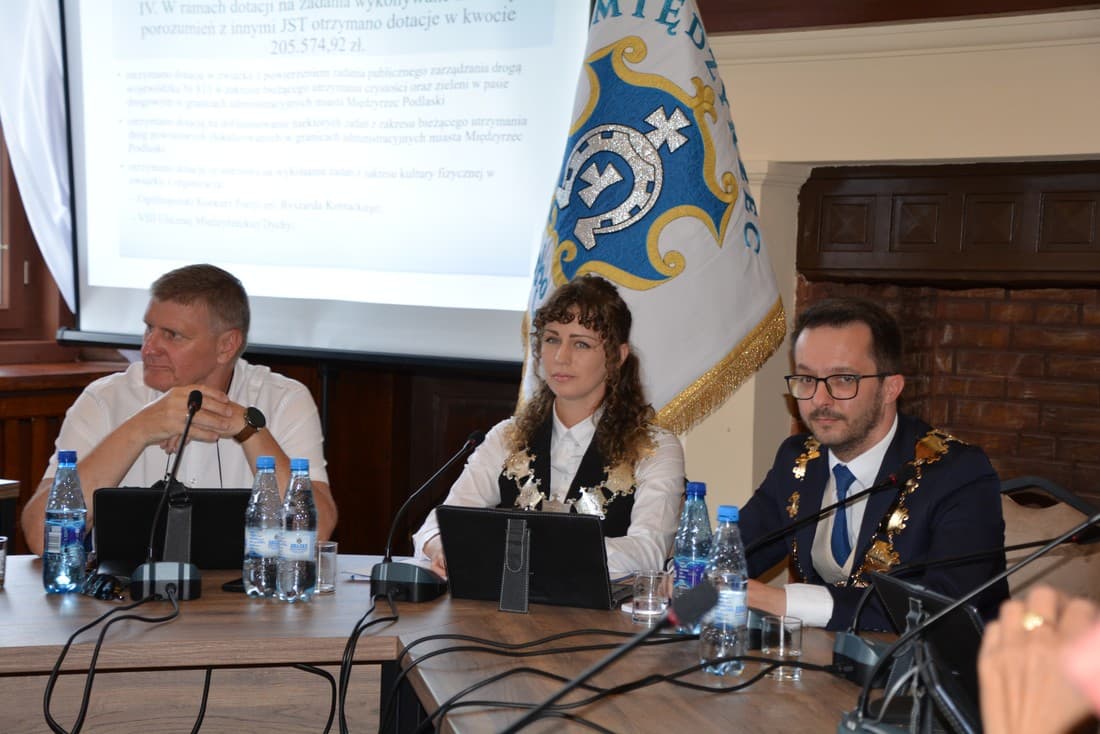 Burmistrz z absolutorium. Dziękował skarbnik miasta