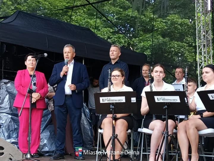 Burza nie przerwała święta. Orkiestry i koncerty przyciągnęły publiczność