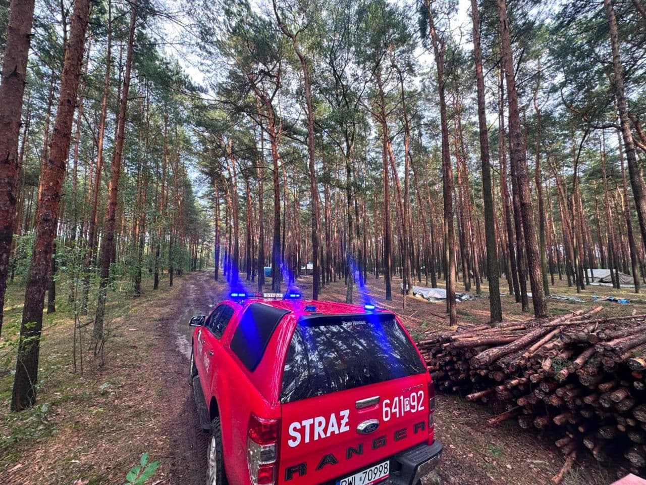 Burza przerwała obóz harcerski. 121 osób ewakuowanych, setki strażaków w akcji!