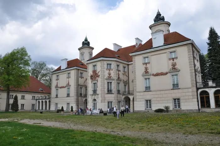 Burze nad powiatem otwockim. Wydano ostrzeżenie meteorologiczne