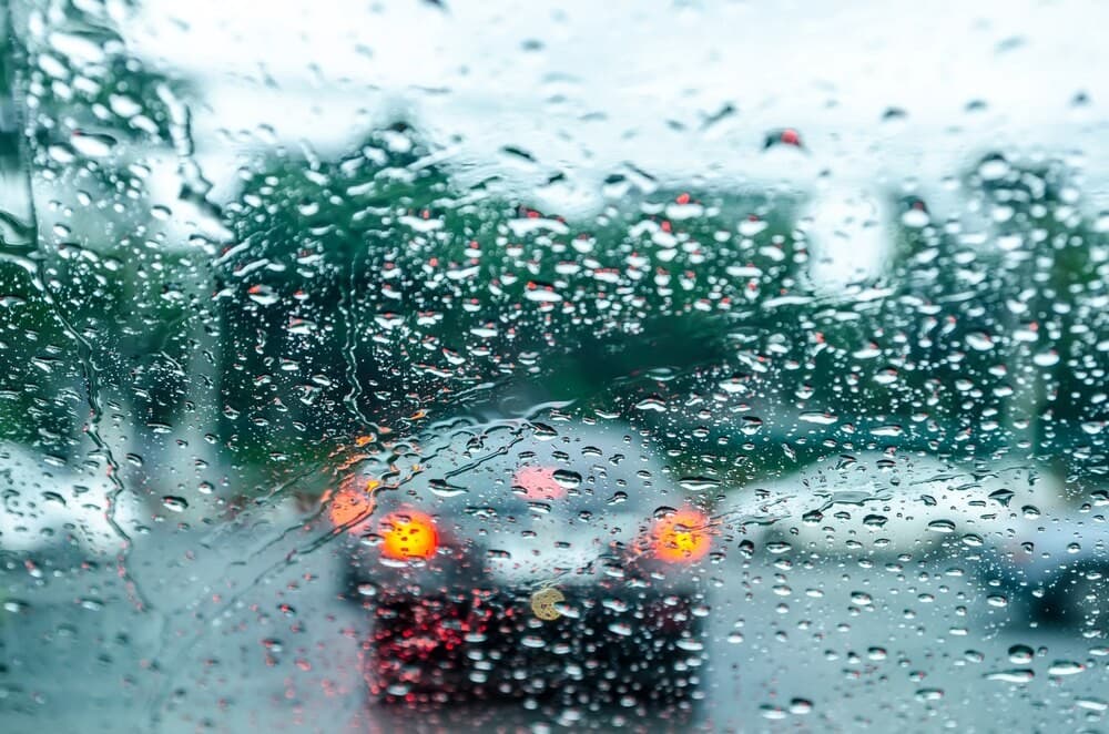 Burze nadciągają: Ostrzeżenia meteorologiczne w mocy