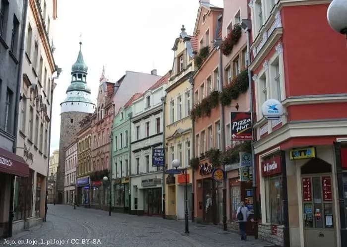 Burze trzeciego stopnia w powiecie karkonoskim. IMGW ostrzega przed ulewą