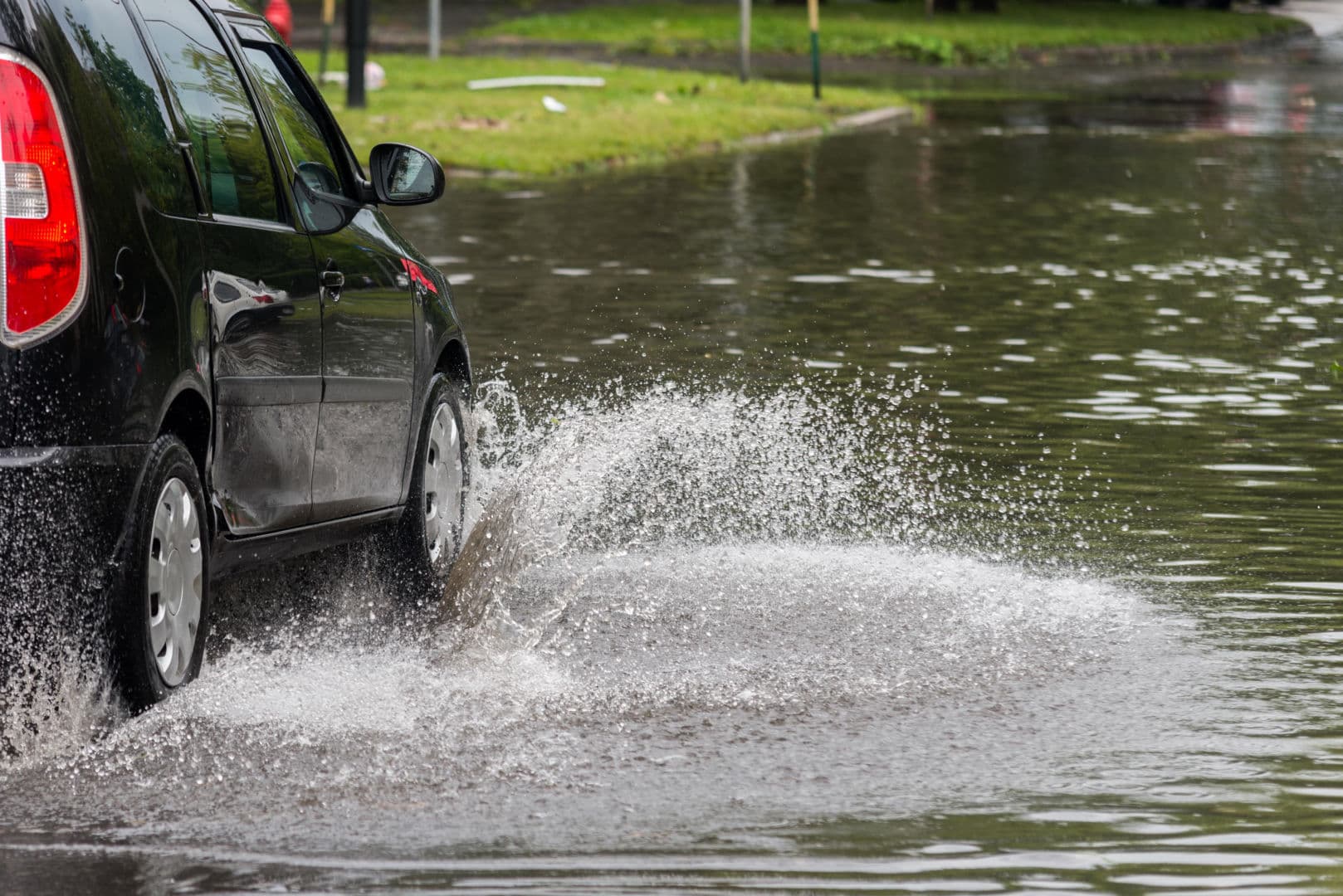 Burze uderzą w cztery regiony. IMGW wydał ostrzeżenia