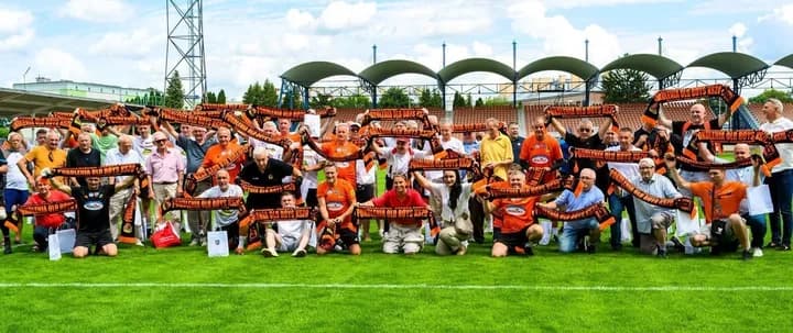 Byli piłkarze KSZO wrócili na murawę. Zagrali dla kilku pokoleń kibiców