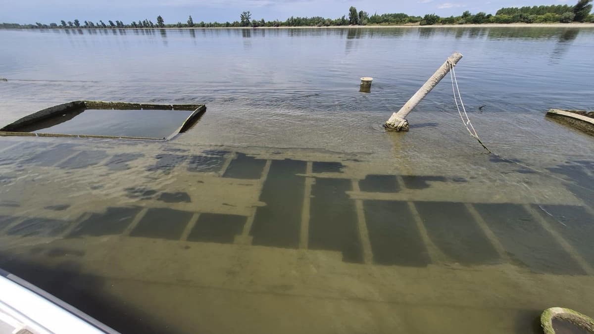 Chorwacja: Spadek poziomu wody w Dunaju odsłonił statek, który zatonął 90 lat temu