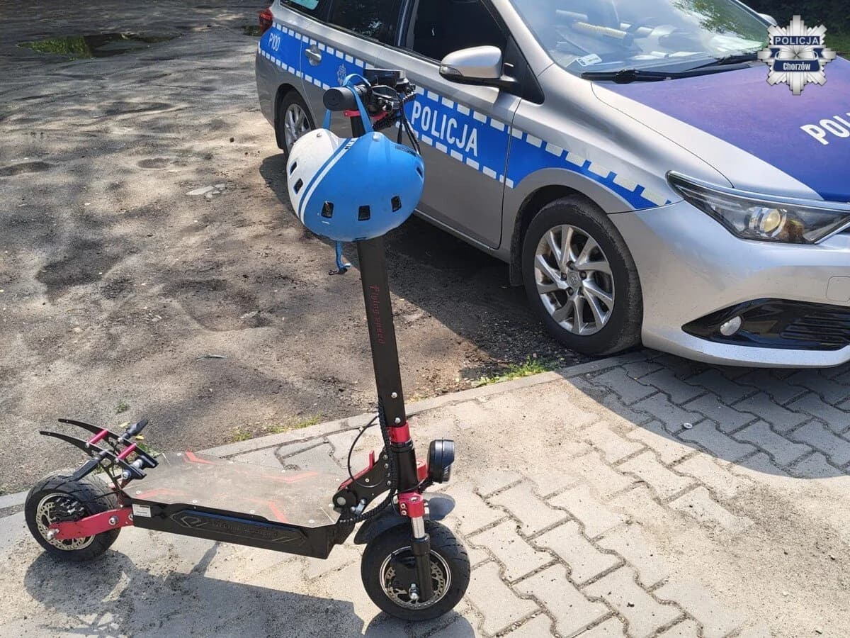 Chorzów: 14-latek jechał hulajnogą 39 km/h w strefie zamieszkania. Sprawa w sądzie rodzinnym